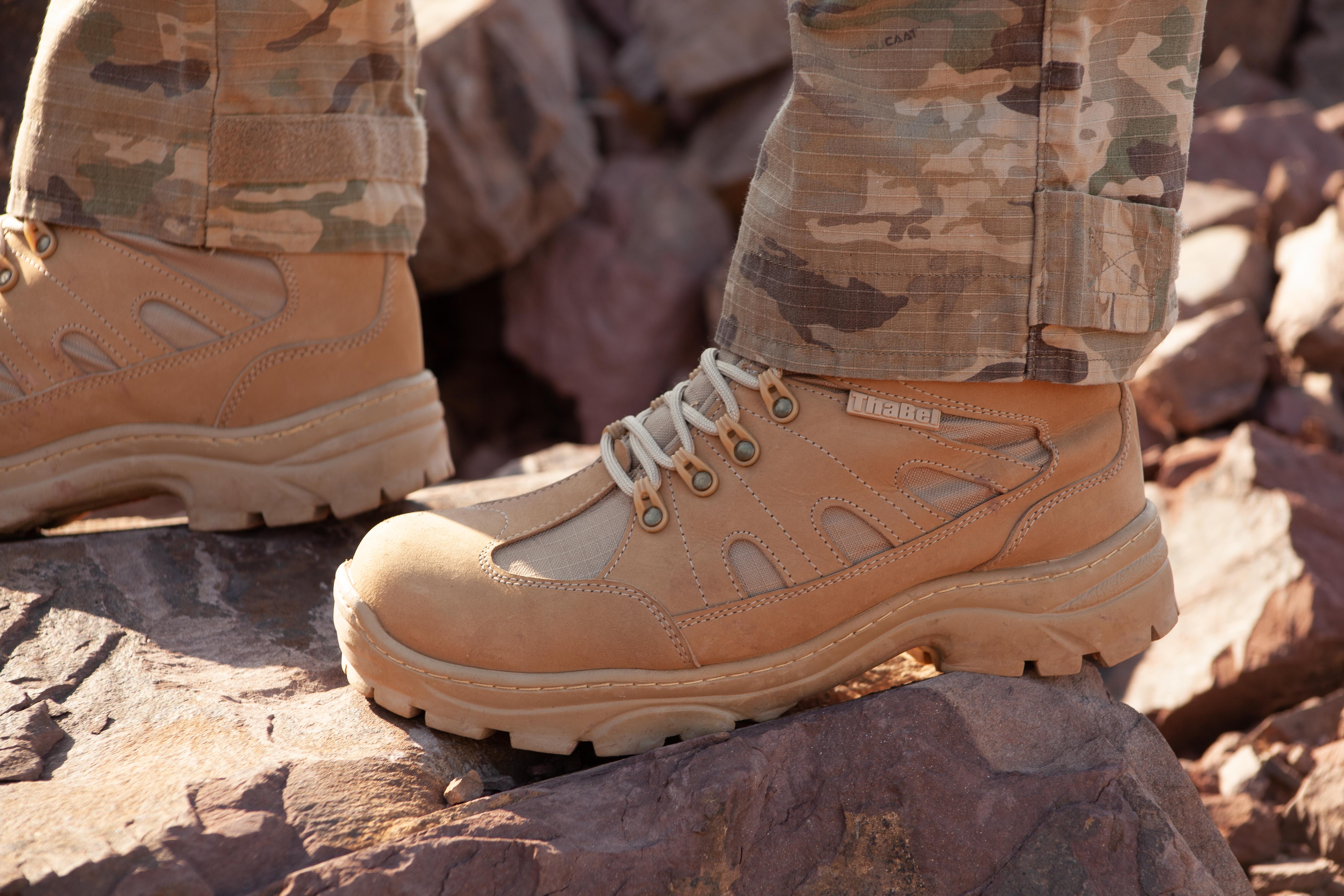 Coturno Militar Cano Curto: Estilo e Resistência