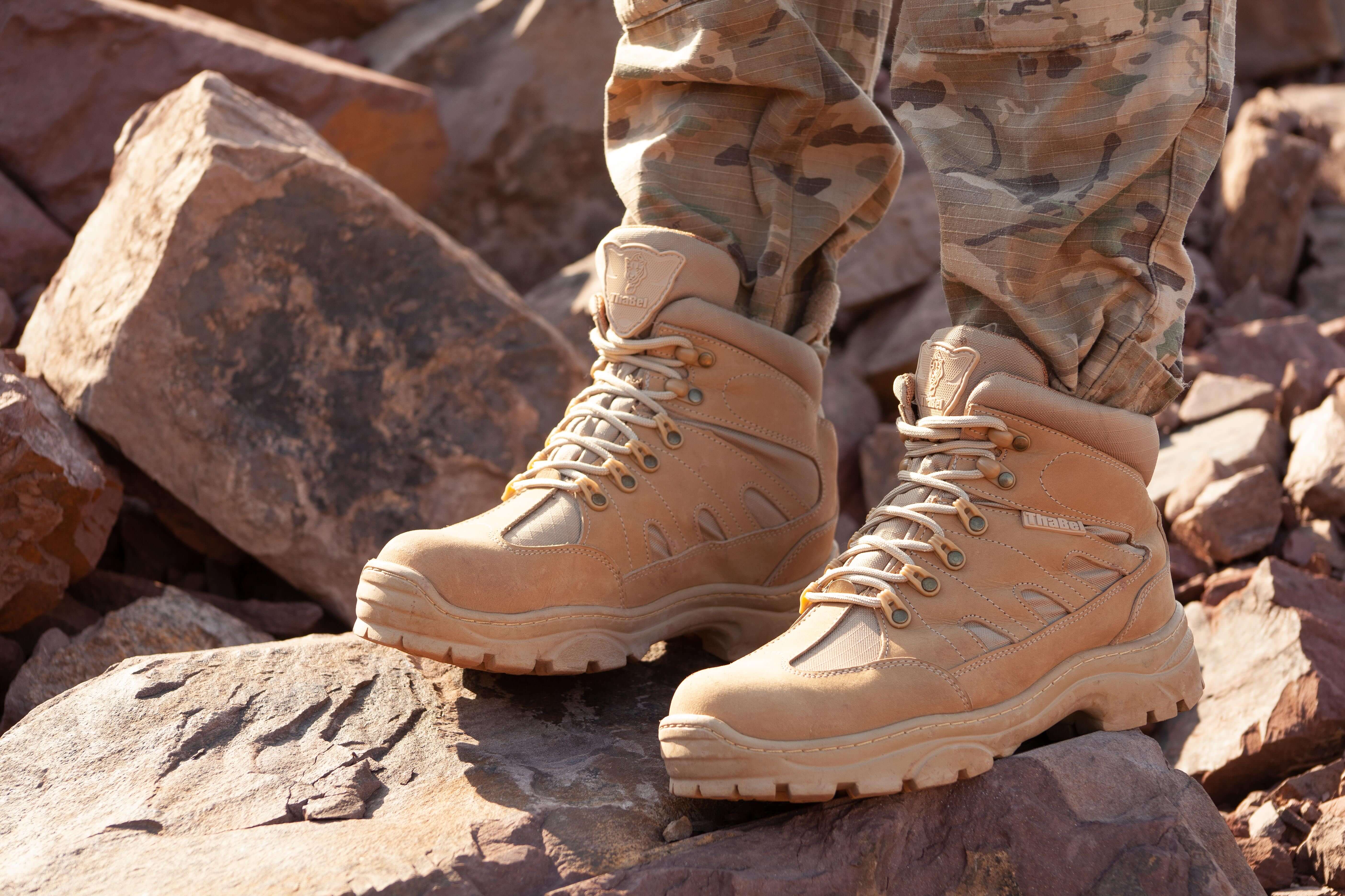 Bota Tática ThunderBel: Segurança, Estilo e Resistência em terreno rochoso