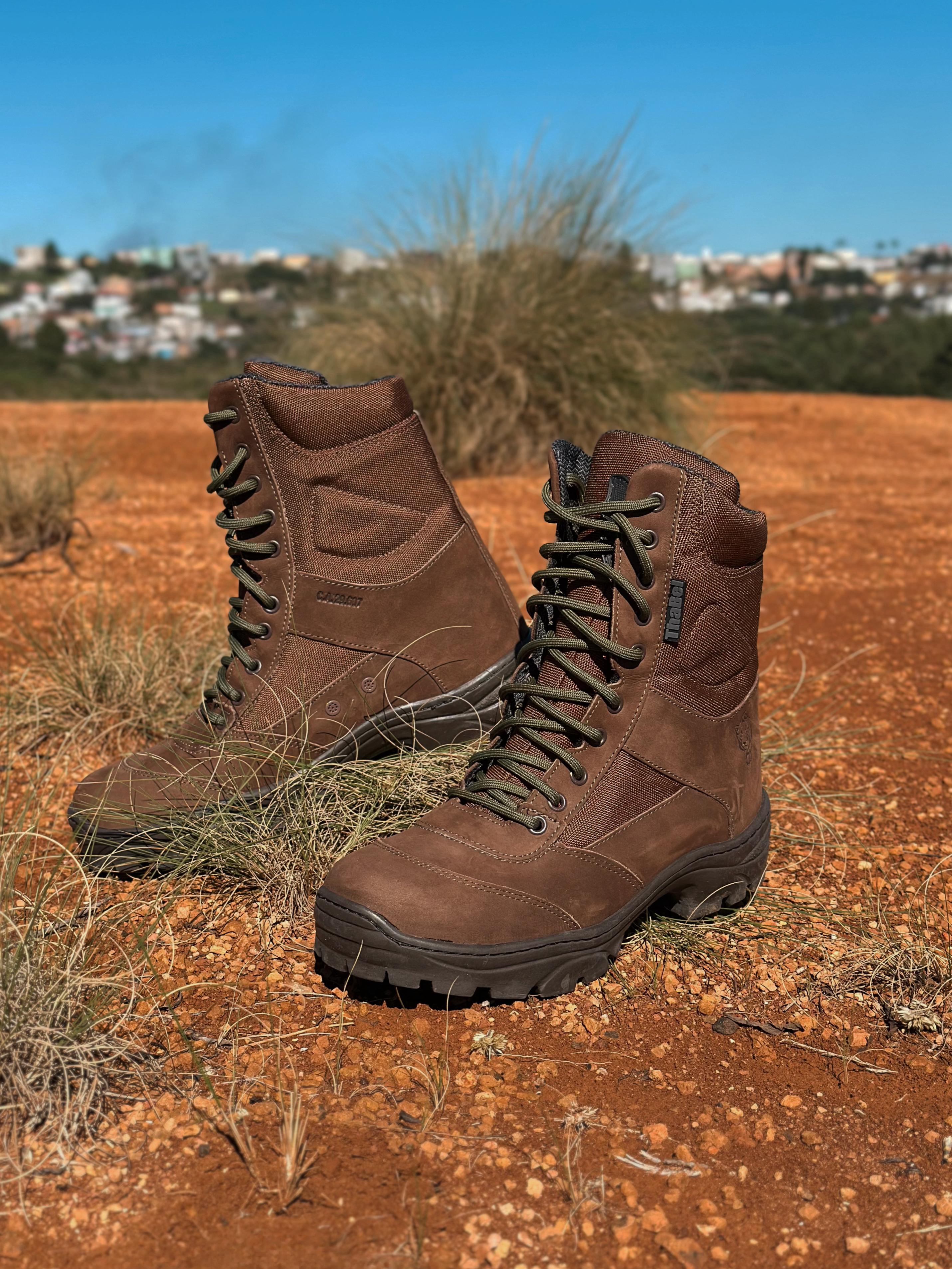 melhores botas marrom em ambiente natural, destaque para o design robusto e durável.