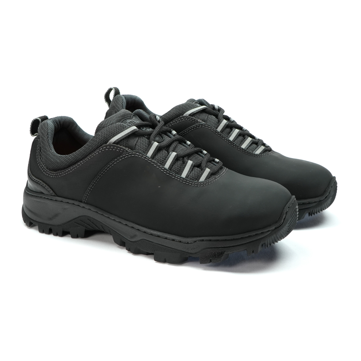 Bota Tênis de Trilha Masculino Cano Baixo ThaBel Apolo Preta com CA, placa anti-torção e solado antiderrapante, apenas 800g o par.