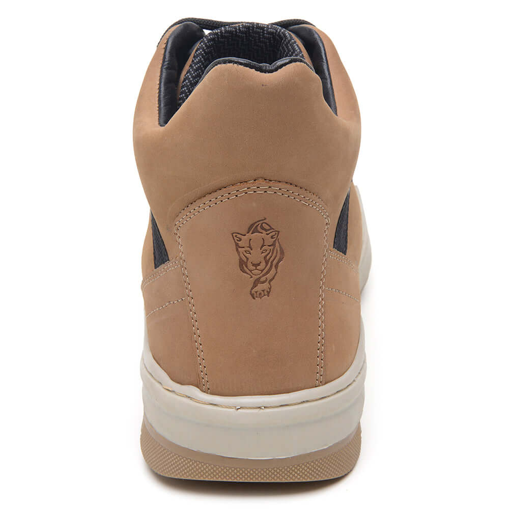 Bota De Couro Casual Ranger ThaBel Coyote vista traseira, destacando o design robusto em couro legítimo, ideal para bota tática e trabalho.