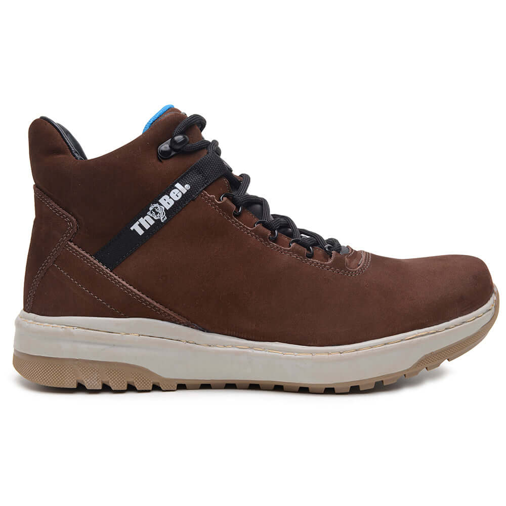 Bota De Couro Casual Ranger ThaBel Marrom com solado antiderrapante, perfeita para aventuras e uso diário; calçado masculino resistente.