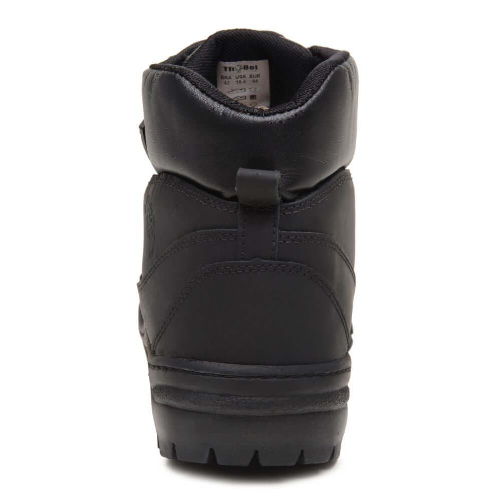 Bota de Trilha Masculina Thabel Delta Preta com design robusto vista traseira, ideal para uso tático e trilhas, calçado resistente e confortável.